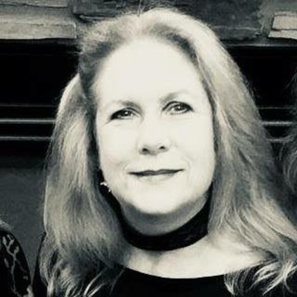 Meet your Posher, Cynthia - Picture 1 of 1